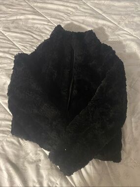 Black outing fuzzy coat